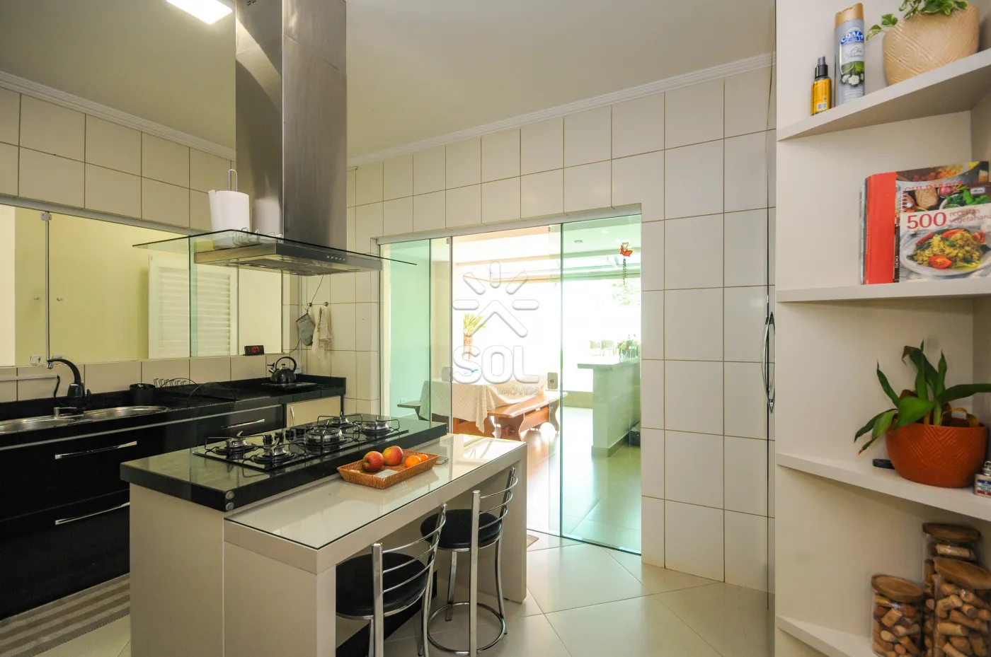 Sobrado de alto padrão à venda no Jardim Dom Pedro I em Foz do Iguaçu/PR - 246,82m² | 3 quartos | Piscina aquecida
