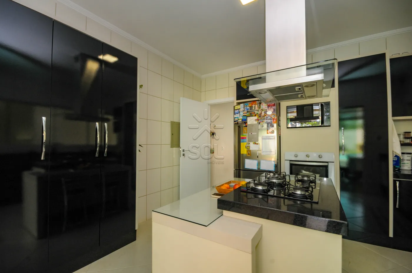 Sobrado de alto padrão à venda no Jardim Dom Pedro I em Foz do Iguaçu/PR - 246,82m² | 3 quartos | Piscina aquecida
