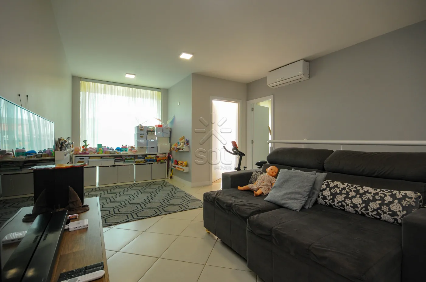 Sobrado de alto padrão à venda no Jardim Dom Pedro I em Foz do Iguaçu/PR - 246,82m² | 3 quartos | Piscina aquecida