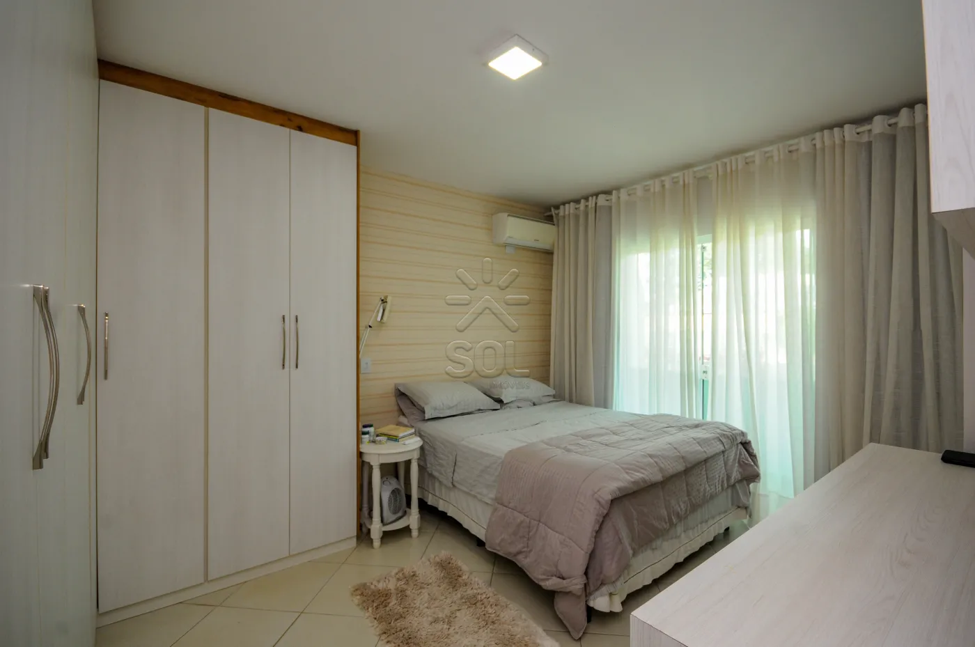Sobrado de alto padrão à venda no Jardim Dom Pedro I em Foz do Iguaçu/PR - 246,82m² | 3 quartos | Piscina aquecida