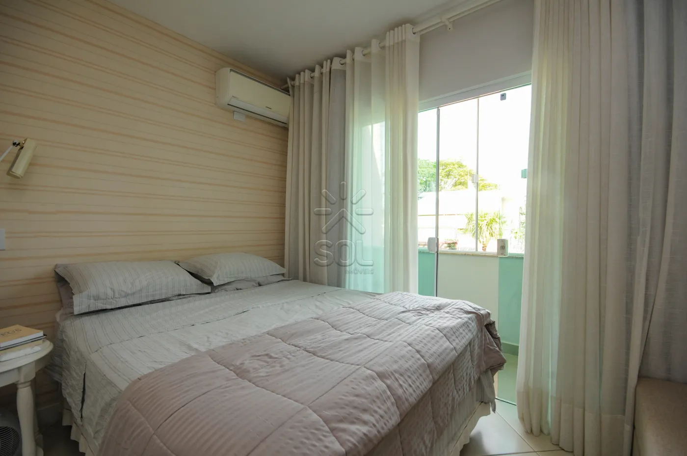 Sobrado de alto padrão à venda no Jardim Dom Pedro I em Foz do Iguaçu/PR - 246,82m² | 3 quartos | Piscina aquecida