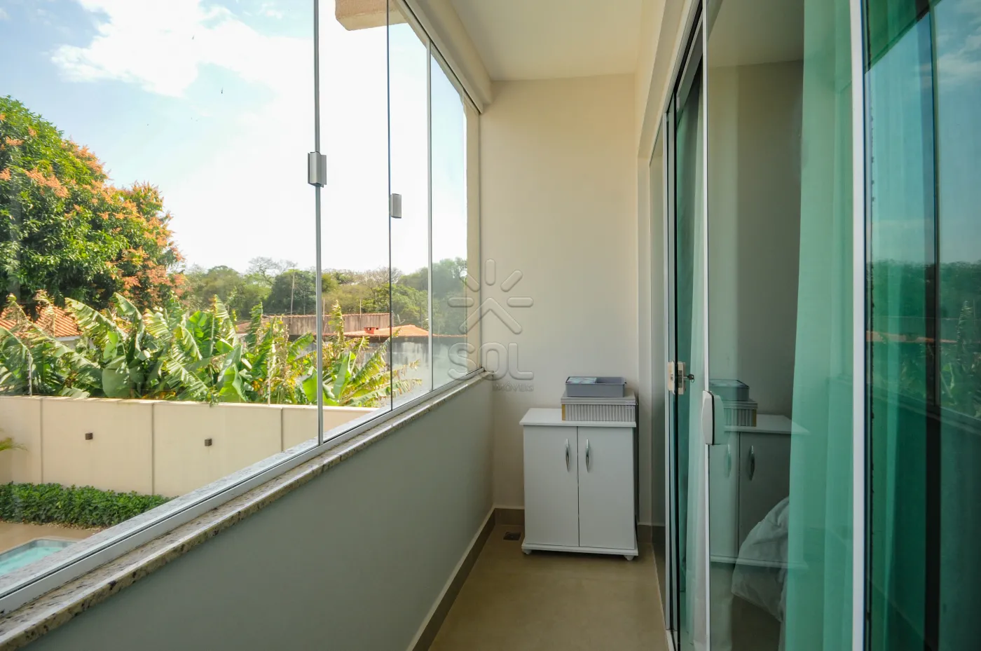 Sobrado de alto padrão à venda no Jardim Dom Pedro I em Foz do Iguaçu/PR - 246,82m² | 3 quartos | Piscina aquecida