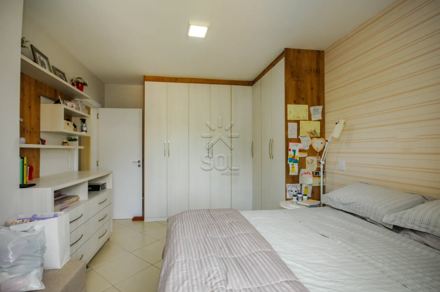 Sobrado de alto padrão à venda no Jardim Dom Pedro I em Foz do Iguaçu/PR - 246,82m² | 3 quartos | Piscina aquecida