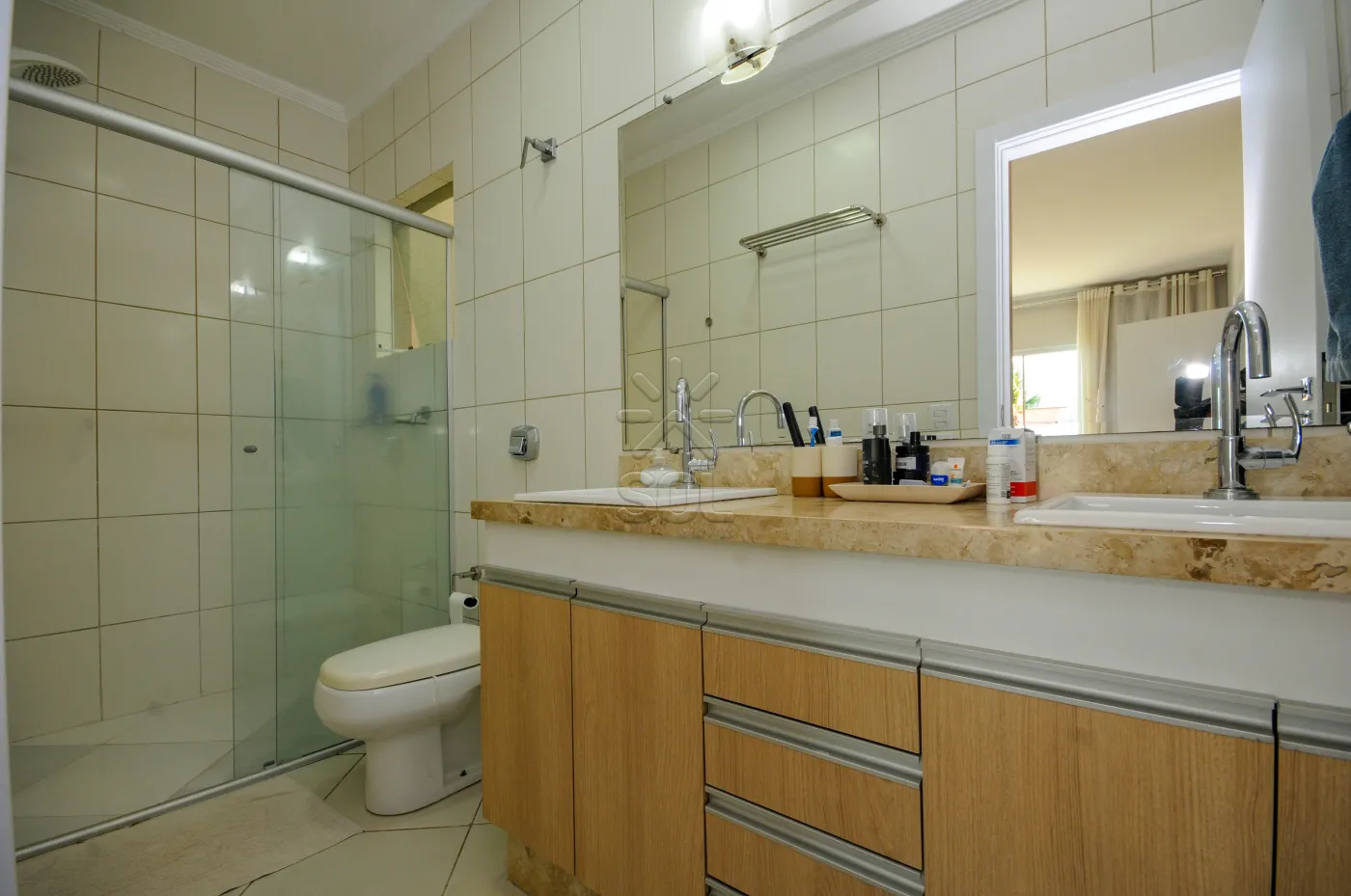 Sobrado de alto padrão à venda no Jardim Dom Pedro I em Foz do Iguaçu/PR - 246,82m² | 3 quartos | Piscina aquecida