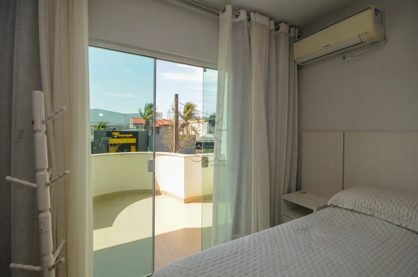 Sobrado de alto padrão à venda no Jardim Dom Pedro I em Foz do Iguaçu/PR - 246,82m² | 3 quartos | Piscina aquecida