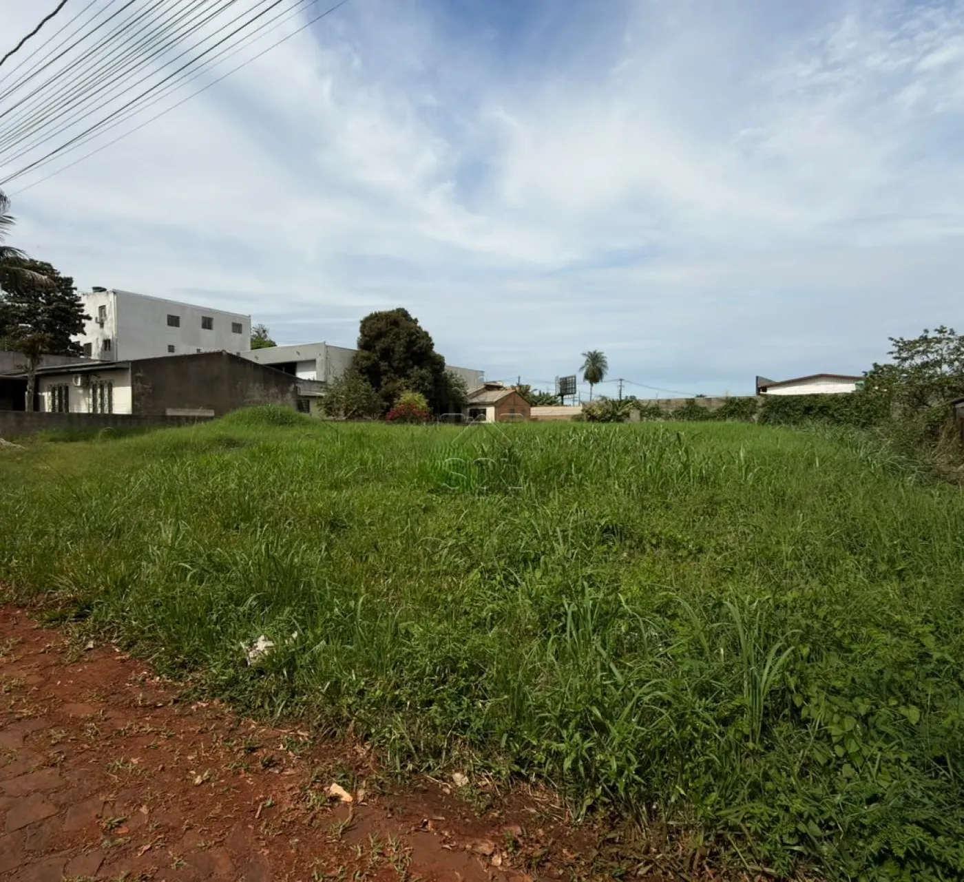 Terreno amplo à venda no Parque Presidente em Foz do Iguaçu/PR - 629,79m²