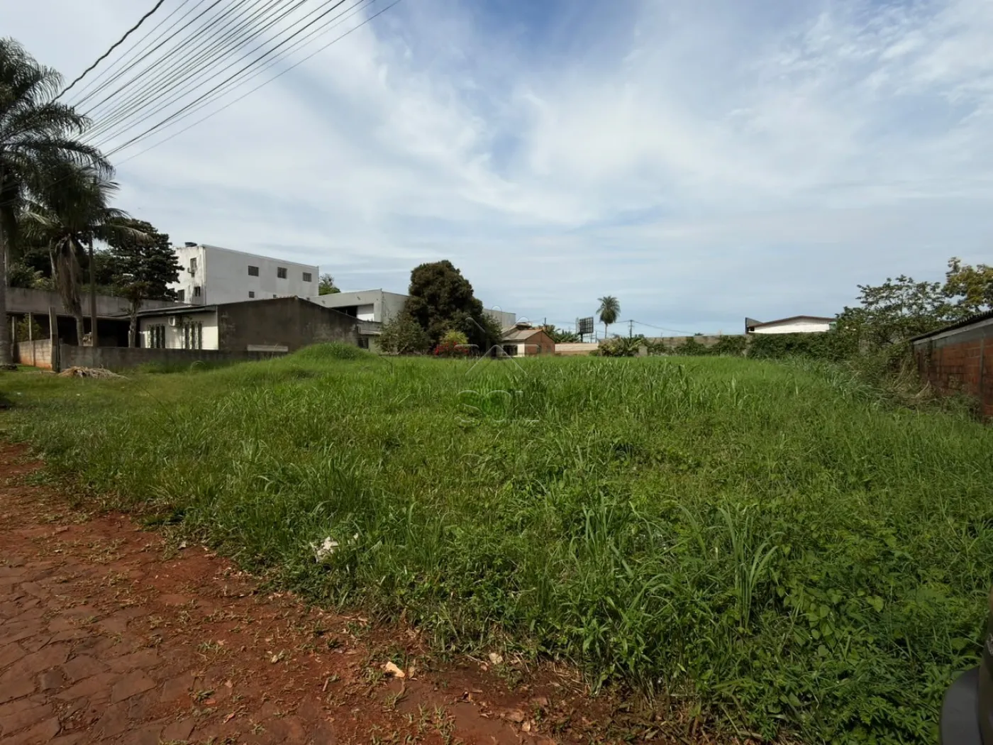 Terreno amplo à venda no Parque Presidente em Foz do Iguaçu/PR - 629,79m²