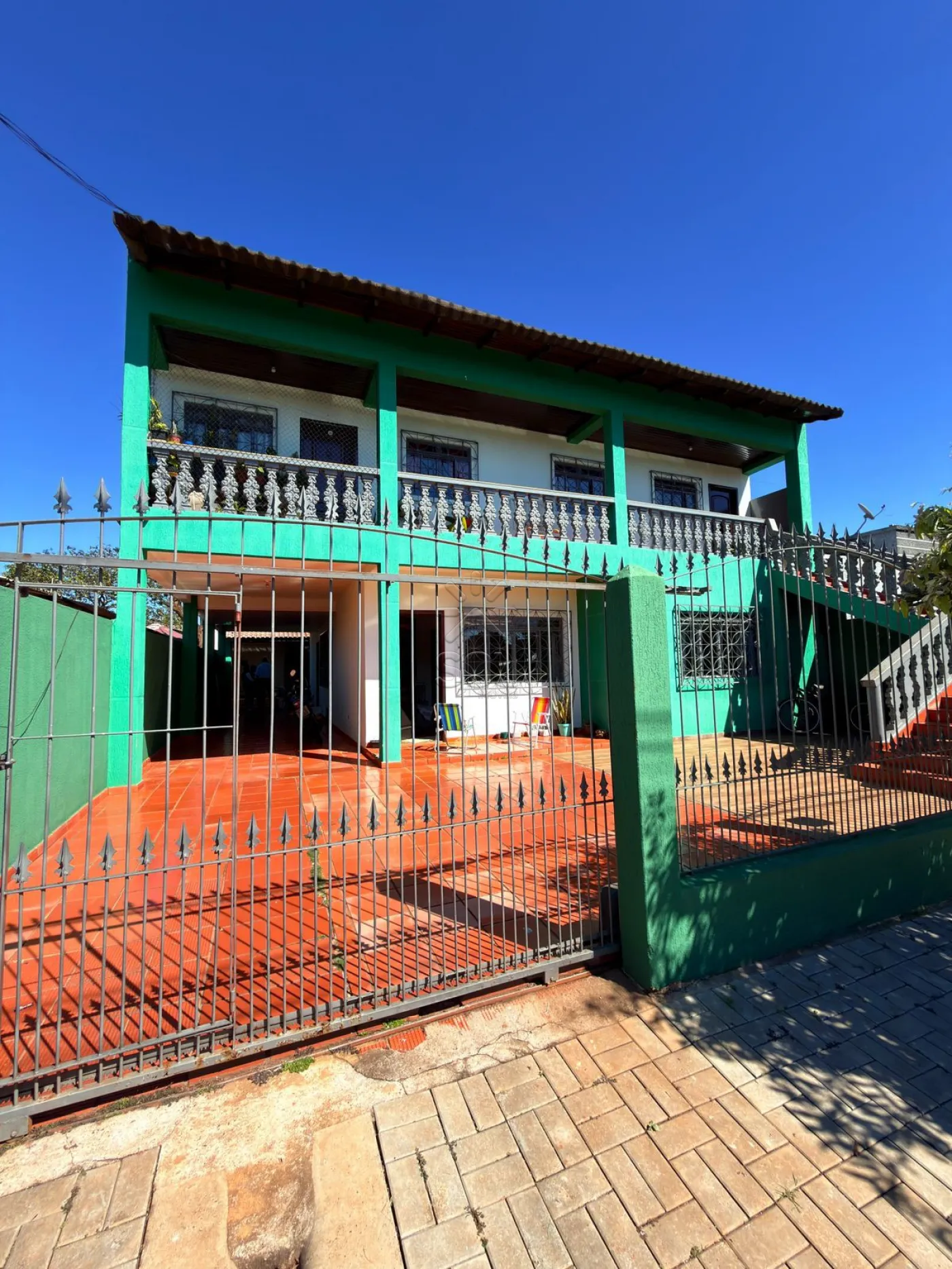 Sobrado à venda no Jardim das Flores em Foz do Iguaçu - 331,18m² construídos em terreno de 300m²