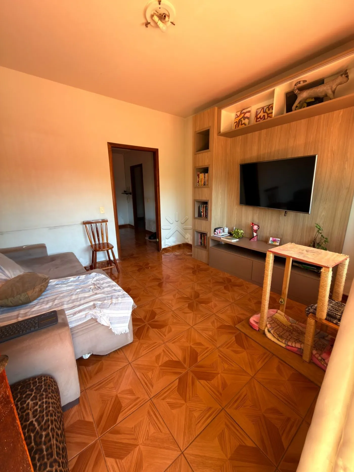 Sobrado à venda no Jardim das Flores em Foz do Iguaçu - 331,18m² construídos em terreno de 300m²