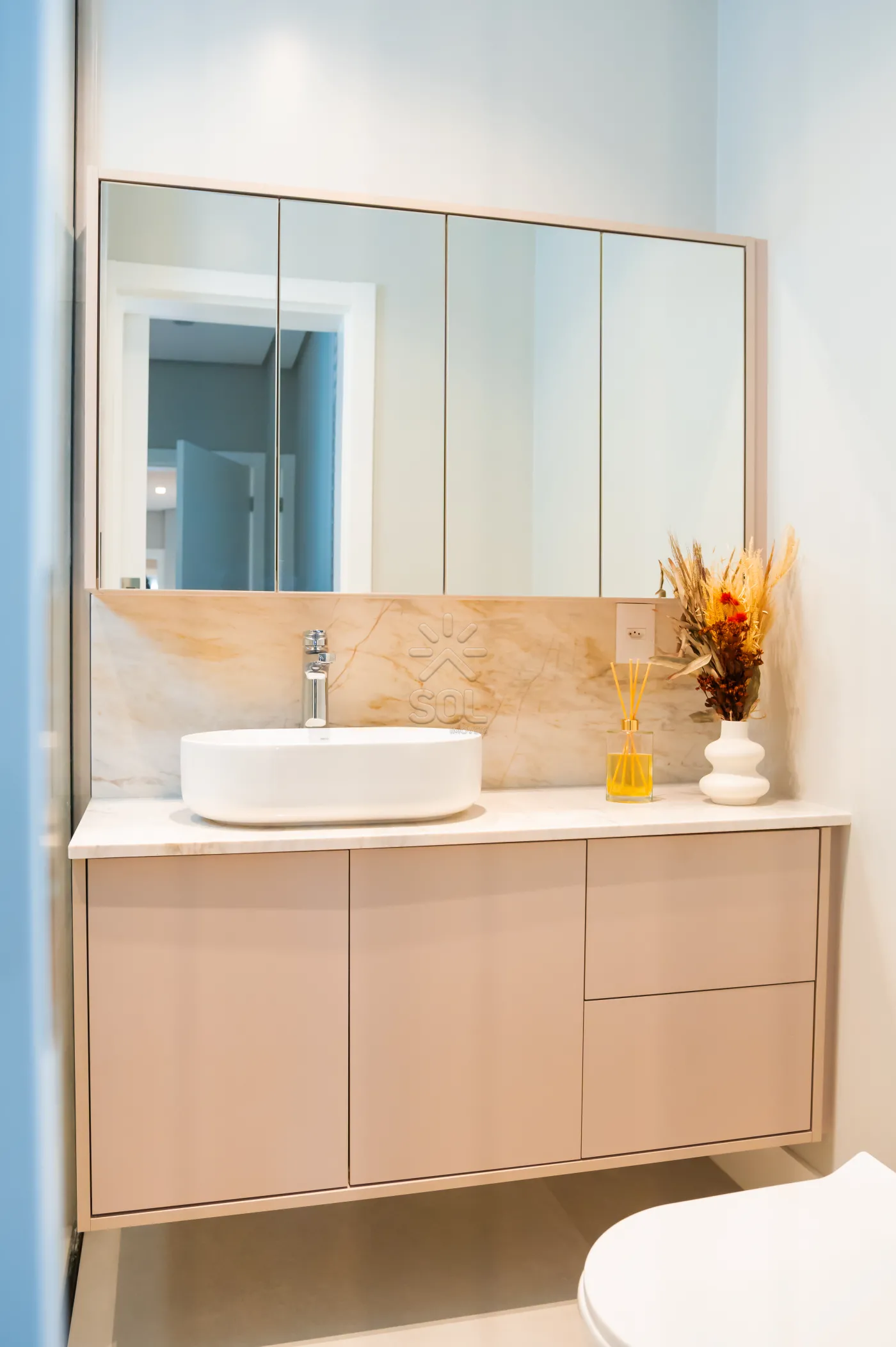 Apartamento giardino mobiliado à venda no Edifício Merídio - Frente-Mar em Balneário Piçarras