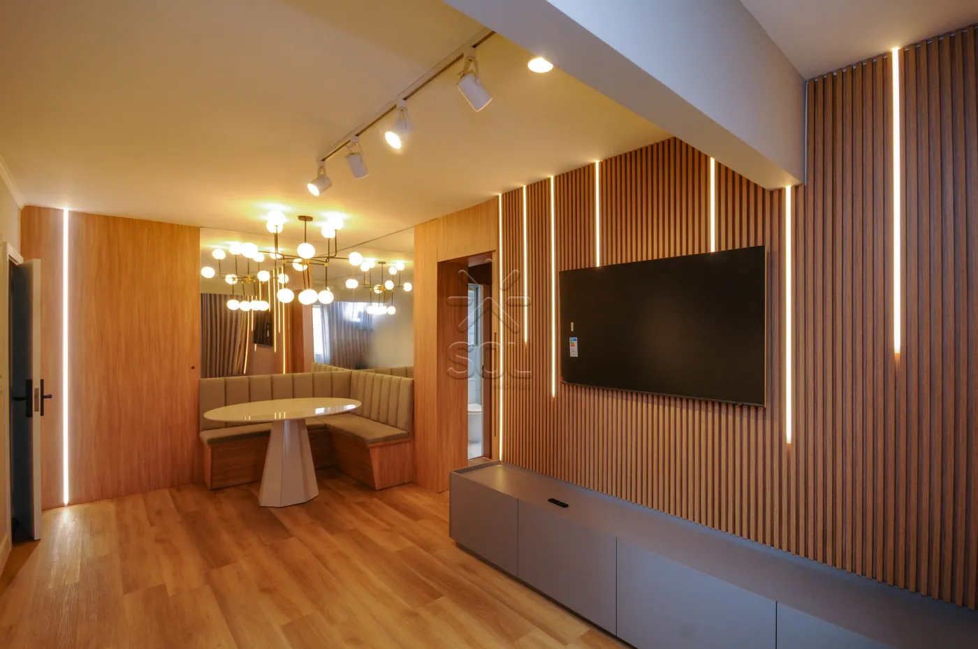Apartamento semimobiliado à venda no Edifício Foz Residence Service - Centro, Foz do Iguaçu