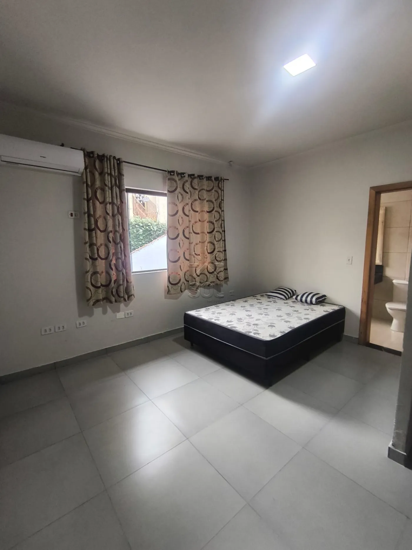 Imóvel com 2 casas à venda no Centro de Foz do Iguaçu