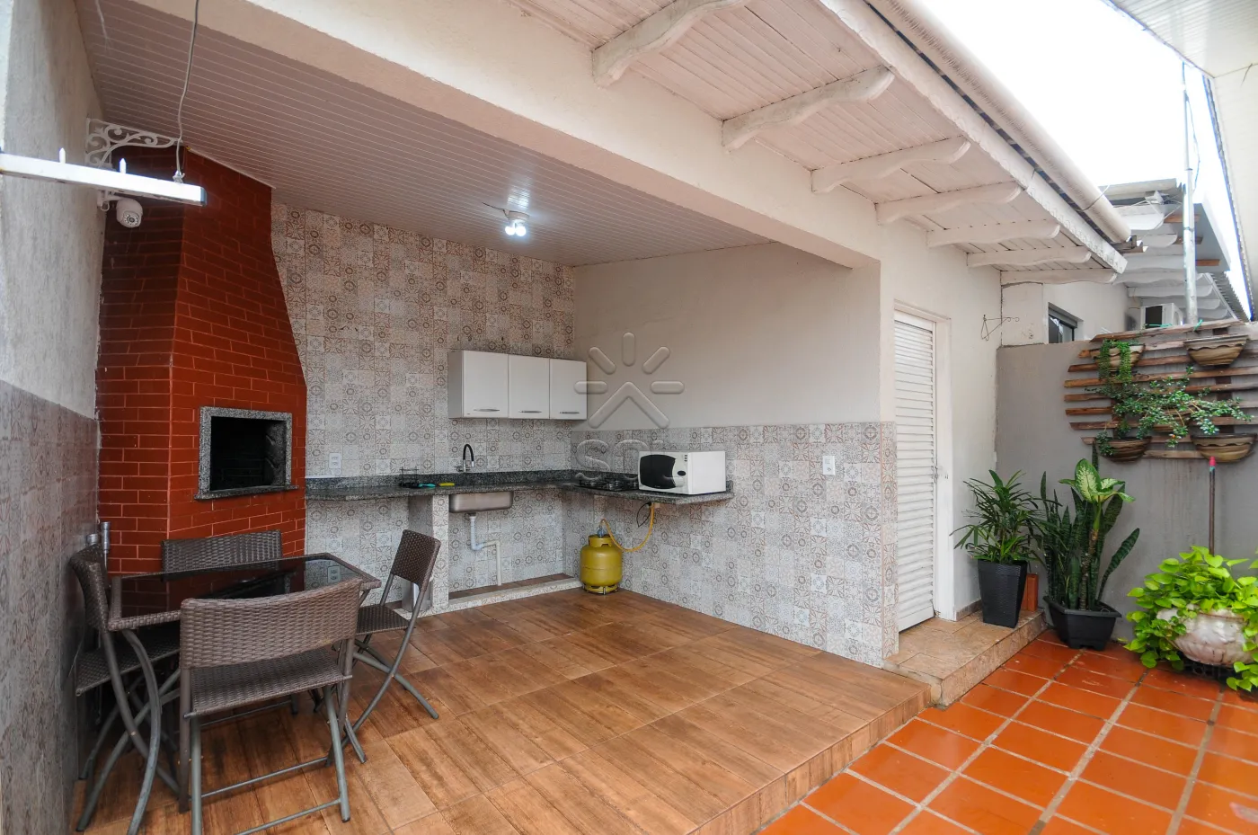 Casa semimobiliada à venda no Jardim Belvedere em Foz do Iguaçu