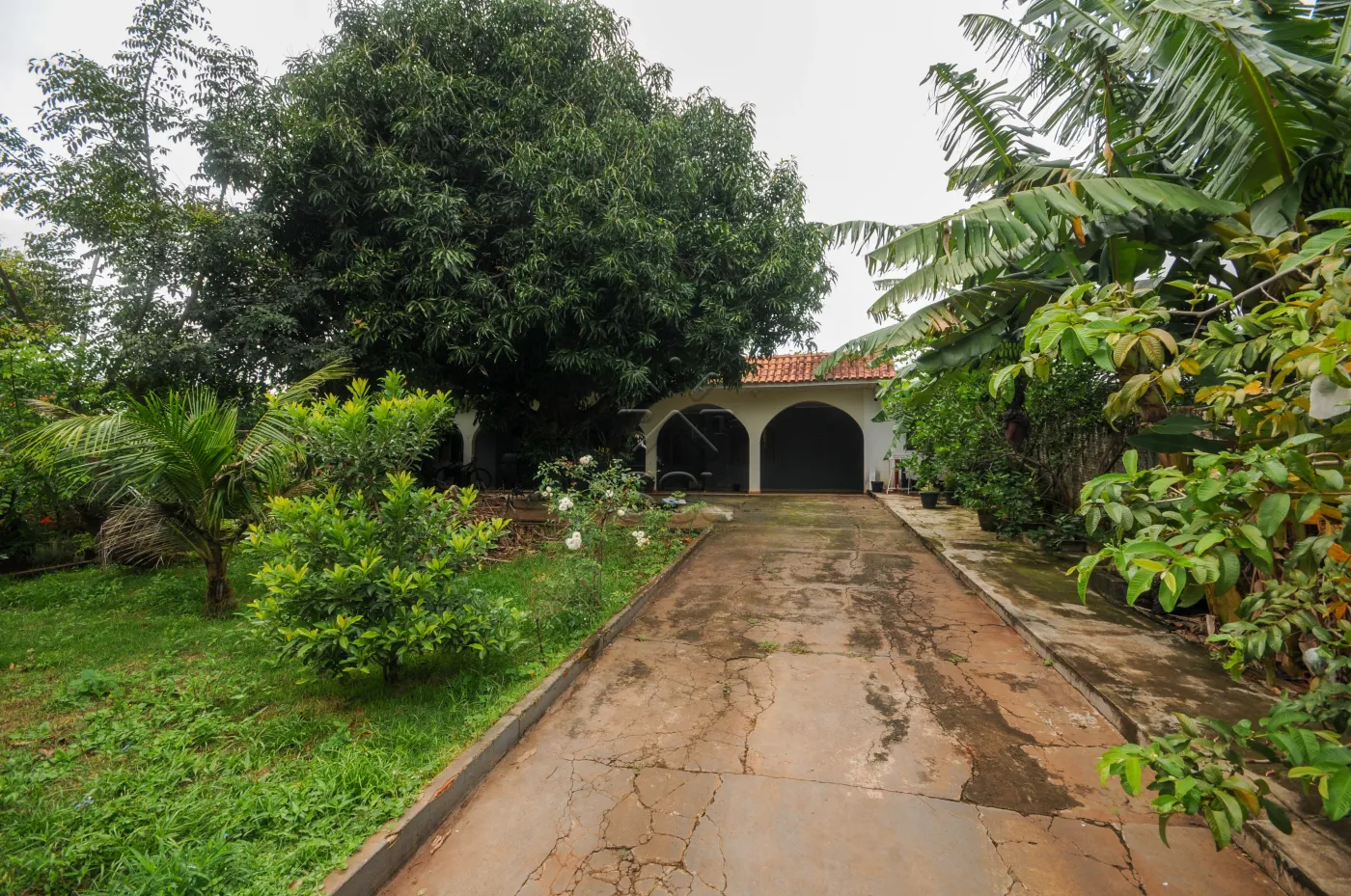 Casa à venda na Vila C em Foz do Iguaçu/PR - 150m² construídos |  Amplo terreno e espaço para aproveitar bons momentos em família!