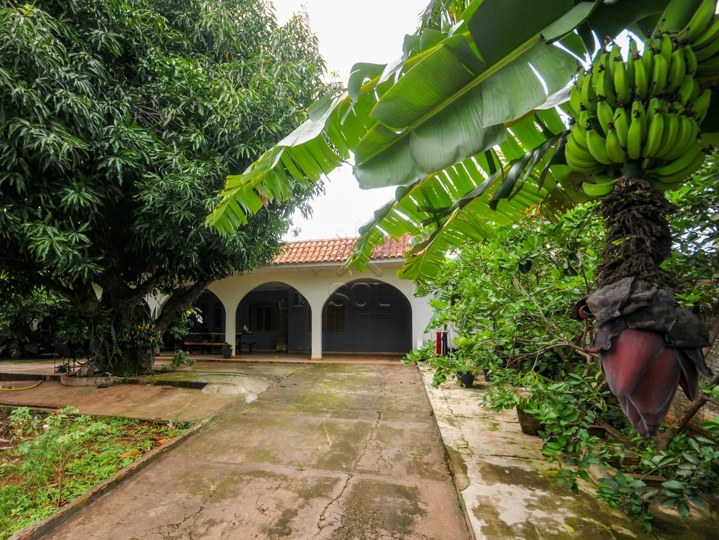 Casa à venda na Vila C em Foz do Iguaçu/PR - 150m² construídos |  Amplo terreno e espaço para aproveitar bons momentos em família!