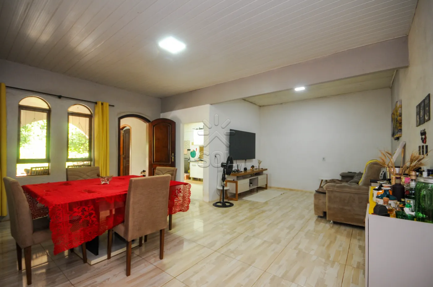 Casa à venda na Vila C em Foz do Iguaçu/PR - 150m² construídos |  Amplo terreno e espaço para aproveitar bons momentos em família!