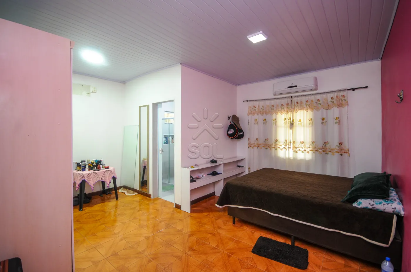 Casa à venda na Vila C em Foz do Iguaçu/PR - 150m² construídos |  Amplo terreno e espaço para aproveitar bons momentos em família!