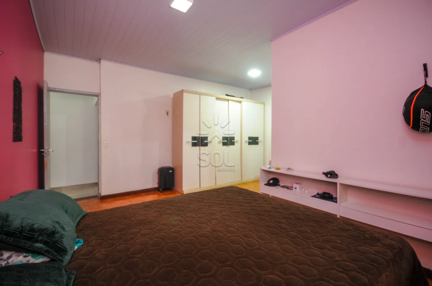 Casa à venda na Vila C em Foz do Iguaçu/PR - 150m² construídos |  Amplo terreno e espaço para aproveitar bons momentos em família!