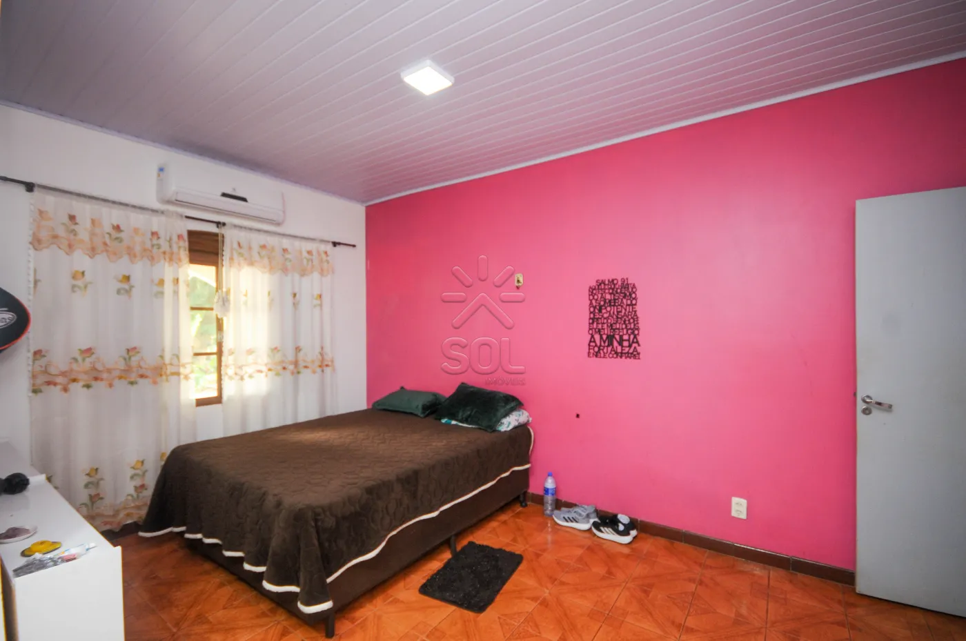 Casa à venda na Vila C em Foz do Iguaçu/PR - 150m² construídos |  Amplo terreno e espaço para aproveitar bons momentos em família!