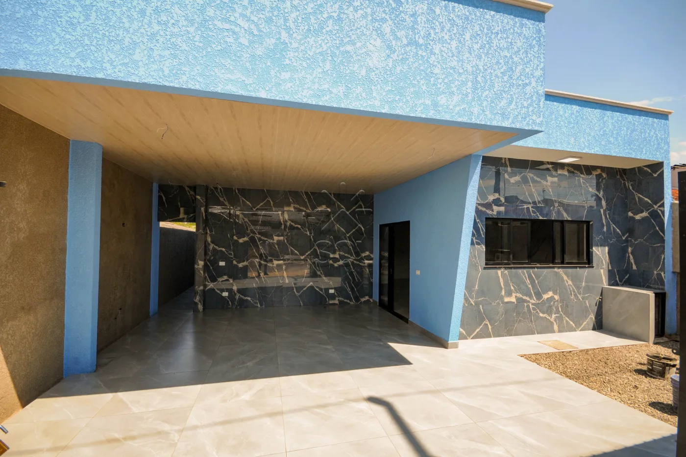 Casa à venda no Jardim Curitibano em Foz do Iguaçu/PR - 145m² de área construída | 220m² de terreno | 3 quartos | Garagem para 2 carros