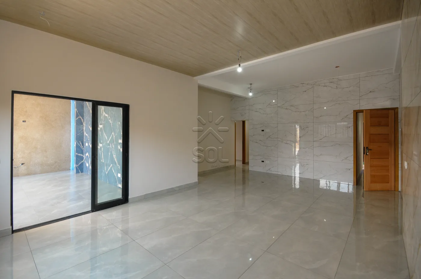 Casa à venda no Jardim Curitibano em Foz do Iguaçu/PR - 145m² de área construída | 220m² de terreno | 3 quartos | Garagem para 2 carros
