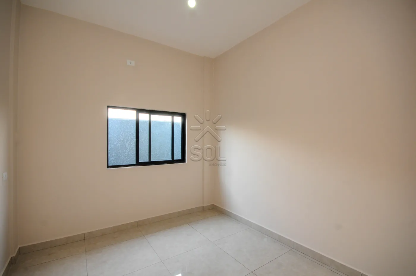 Casa à venda no Jardim Curitibano em Foz do Iguaçu/PR - 145m² de área construída | 220m² de terreno | 3 quartos | Garagem para 2 carros