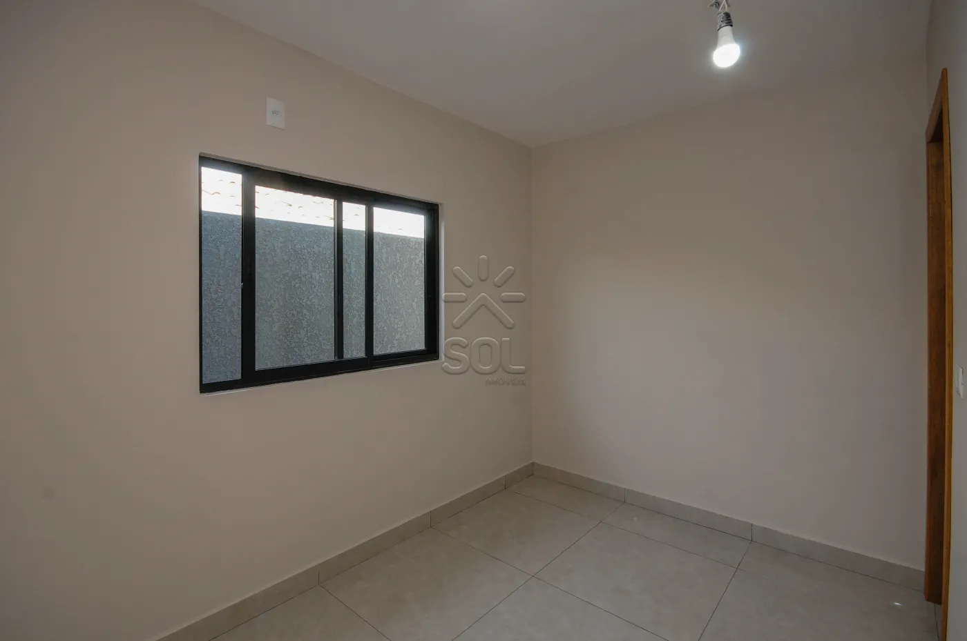 Casa à venda no Jardim Curitibano em Foz do Iguaçu/PR - 145m² de área construída | 220m² de terreno | 3 quartos | Garagem para 2 carros