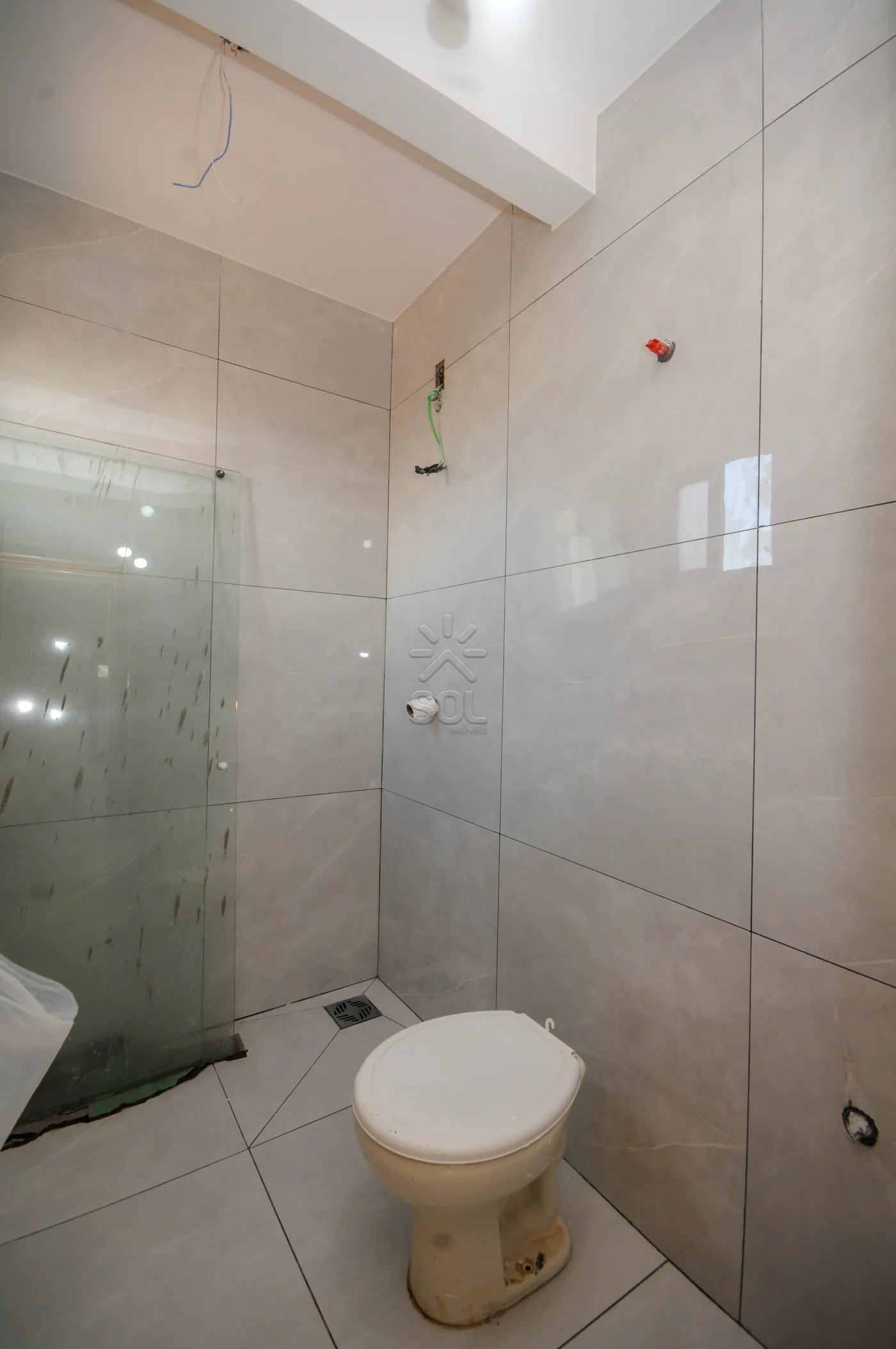 Casa à venda no Jardim Curitibano em Foz do Iguaçu/PR - 145m² de área construída | 220m² de terreno | 3 quartos | Garagem para 2 carros