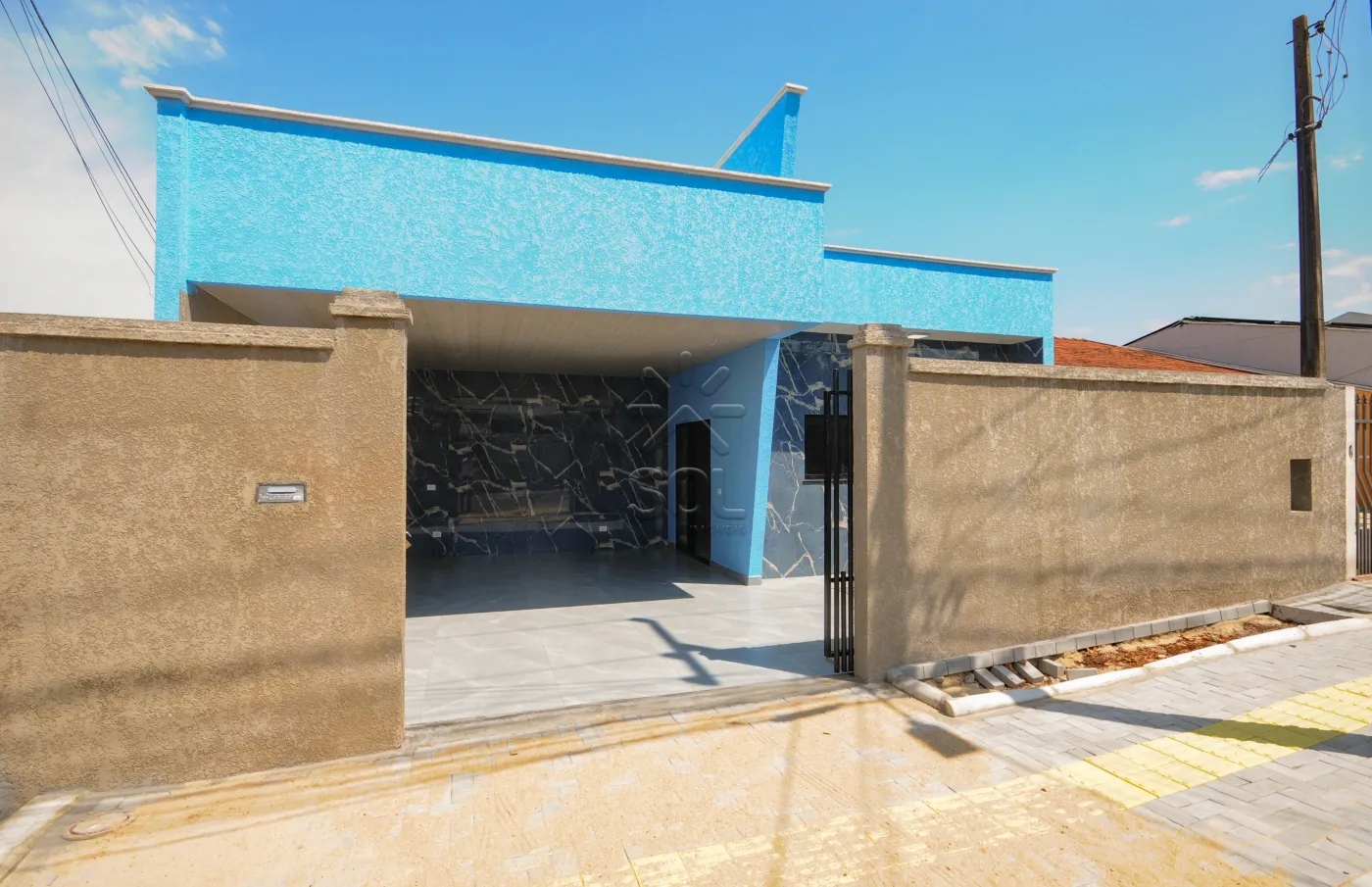 Casa à venda no Jardim Curitibano em Foz do Iguaçu/PR - 145m² de área construída | 220m² de terreno | 3 quartos | Garagem para 2 carros