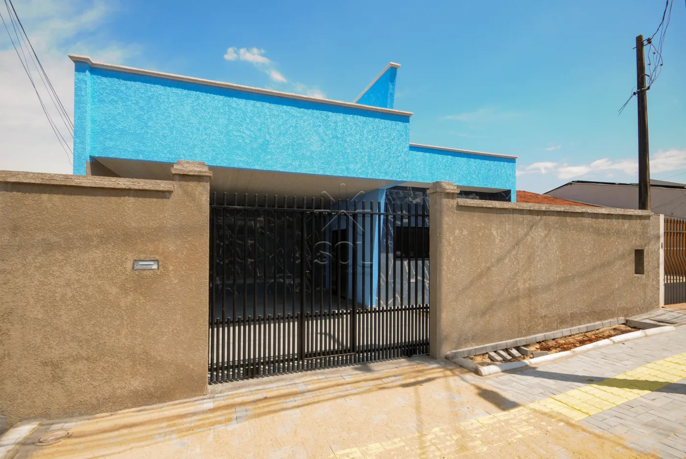 Casa à venda no Jardim Curitibano em Foz do Iguaçu/PR - 145m² de área construída | 220m² de terreno | 3 quartos | Garagem para 2 carros