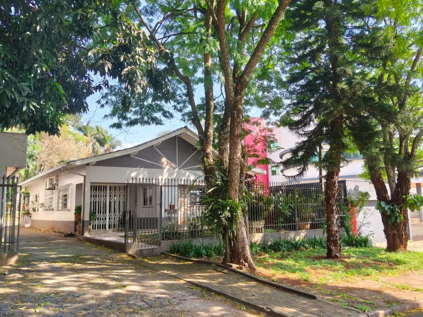 Imóvel com 2 casas à venda na Vila Yolanda em Foz do Iguaçu/PR | Terreno de 1.072m²