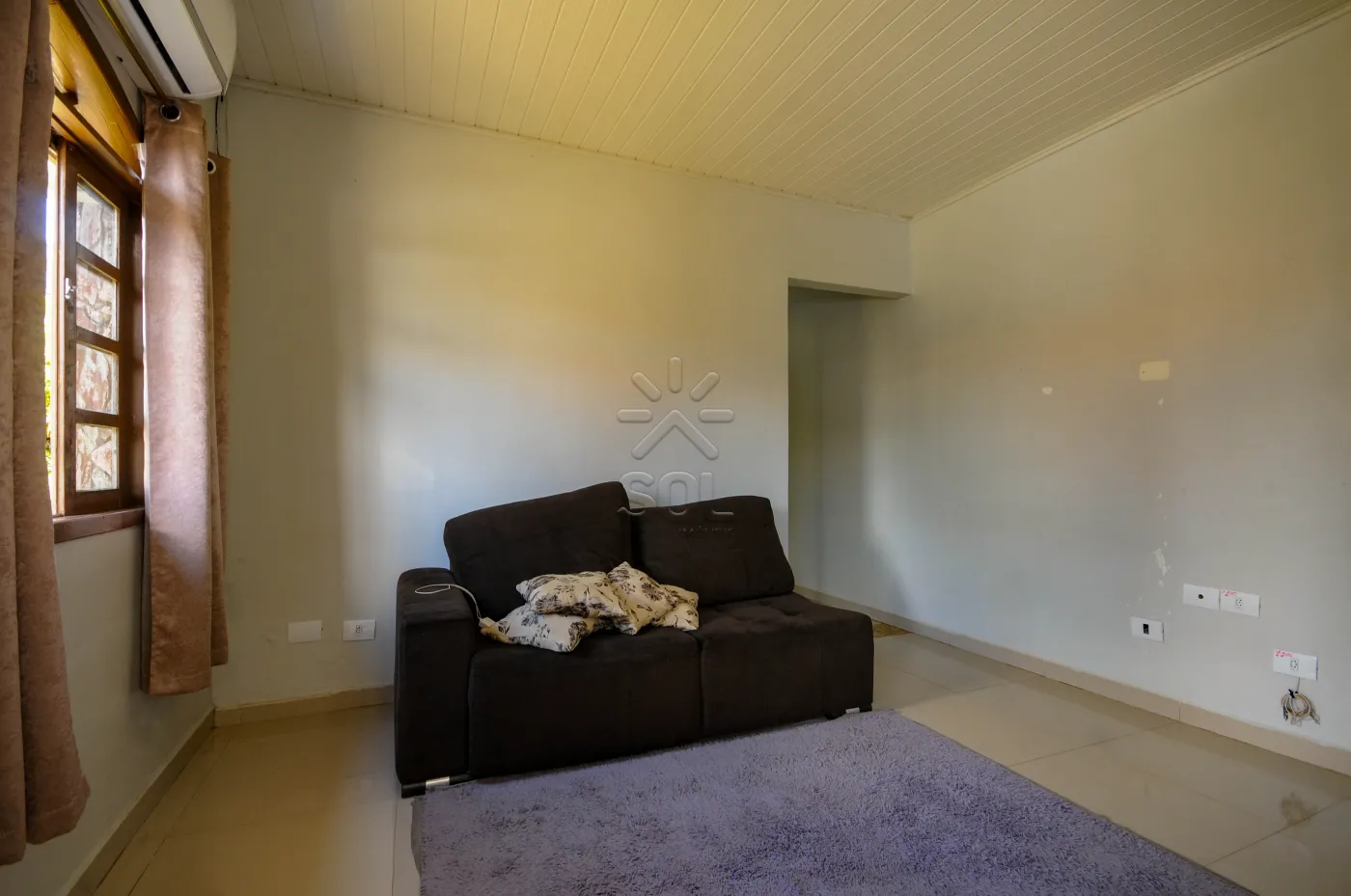 Casa à venda no Jardim Nacional em Foz do Iguaçu/PR | 1 suíte  + 2 quartos | piscina | área com churrasqueira