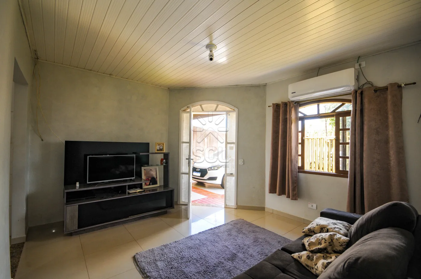 Casa à venda no Jardim Nacional em Foz do Iguaçu/PR | 1 suíte  + 2 quartos | piscina | área com churrasqueira
