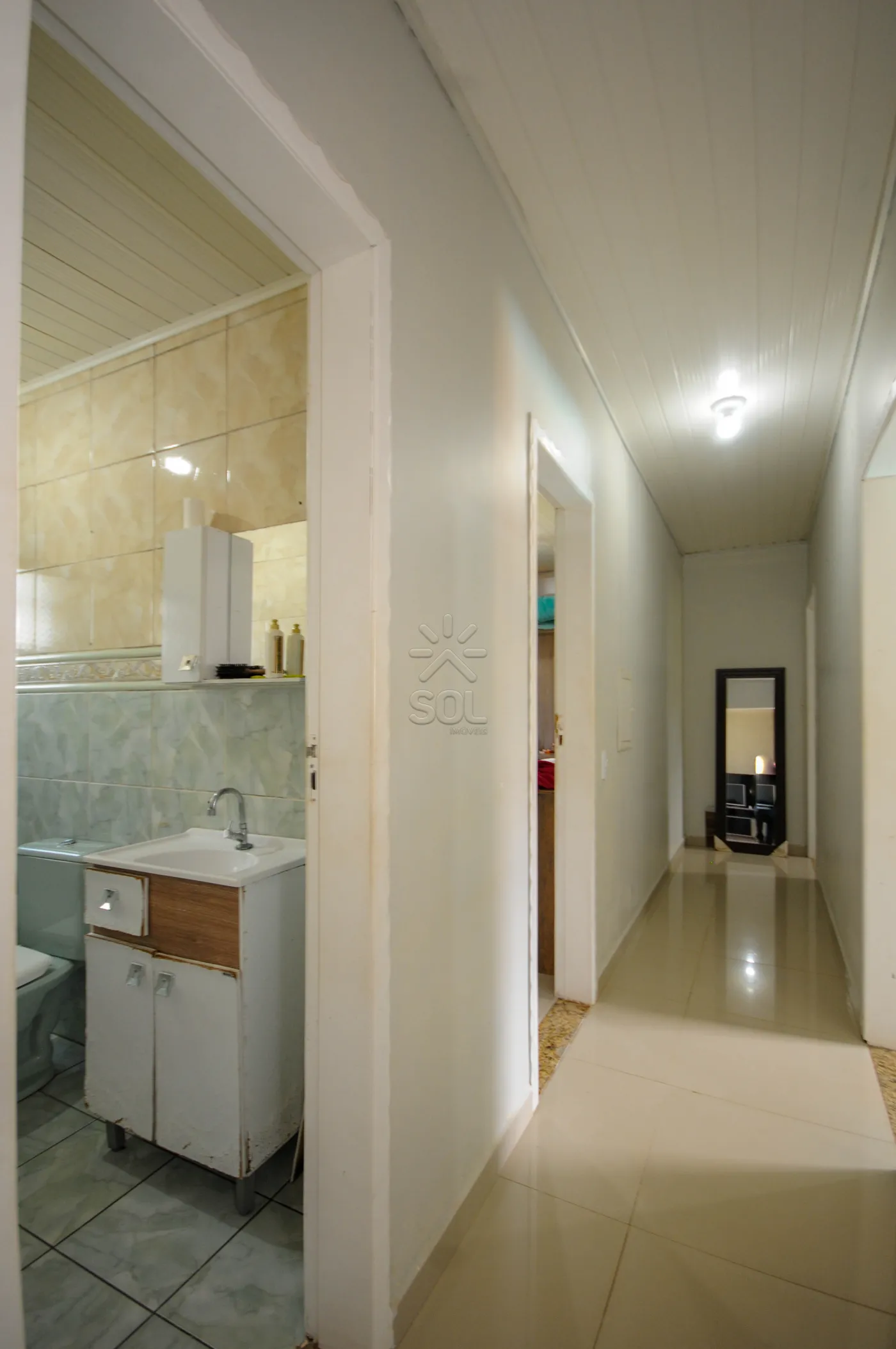 Casa à venda no Jardim Nacional em Foz do Iguaçu/PR | 1 suíte  + 2 quartos | piscina | área com churrasqueira