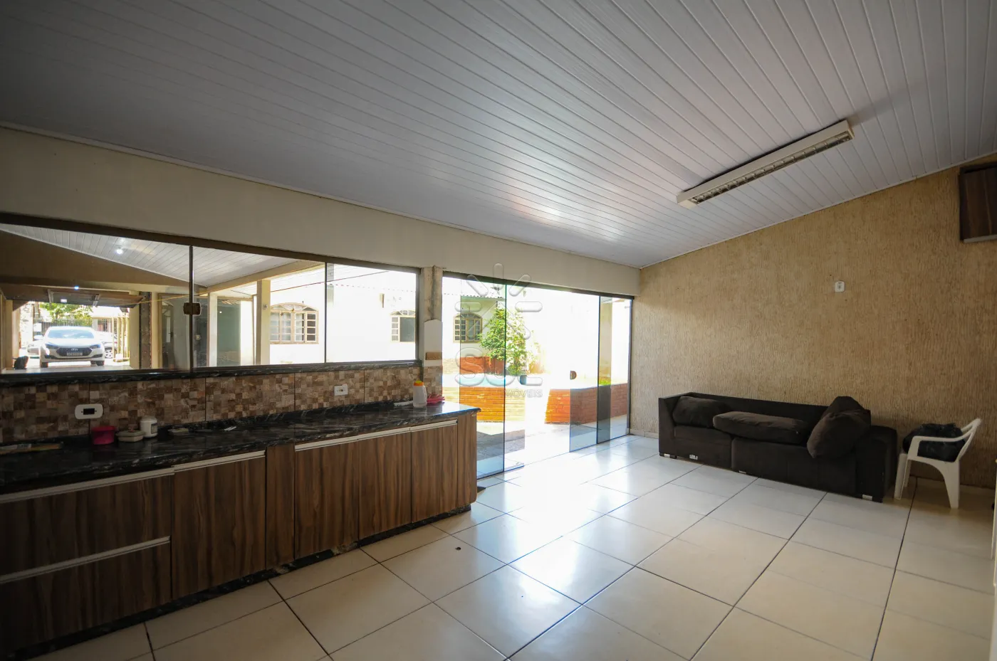 Casa à venda no Jardim Nacional em Foz do Iguaçu/PR | 1 suíte  + 2 quartos | piscina | área com churrasqueira