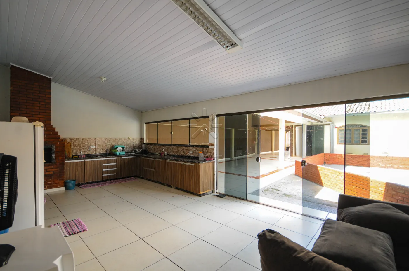 Casa à venda no Jardim Nacional em Foz do Iguaçu/PR | 1 suíte  + 2 quartos | piscina | área com churrasqueira