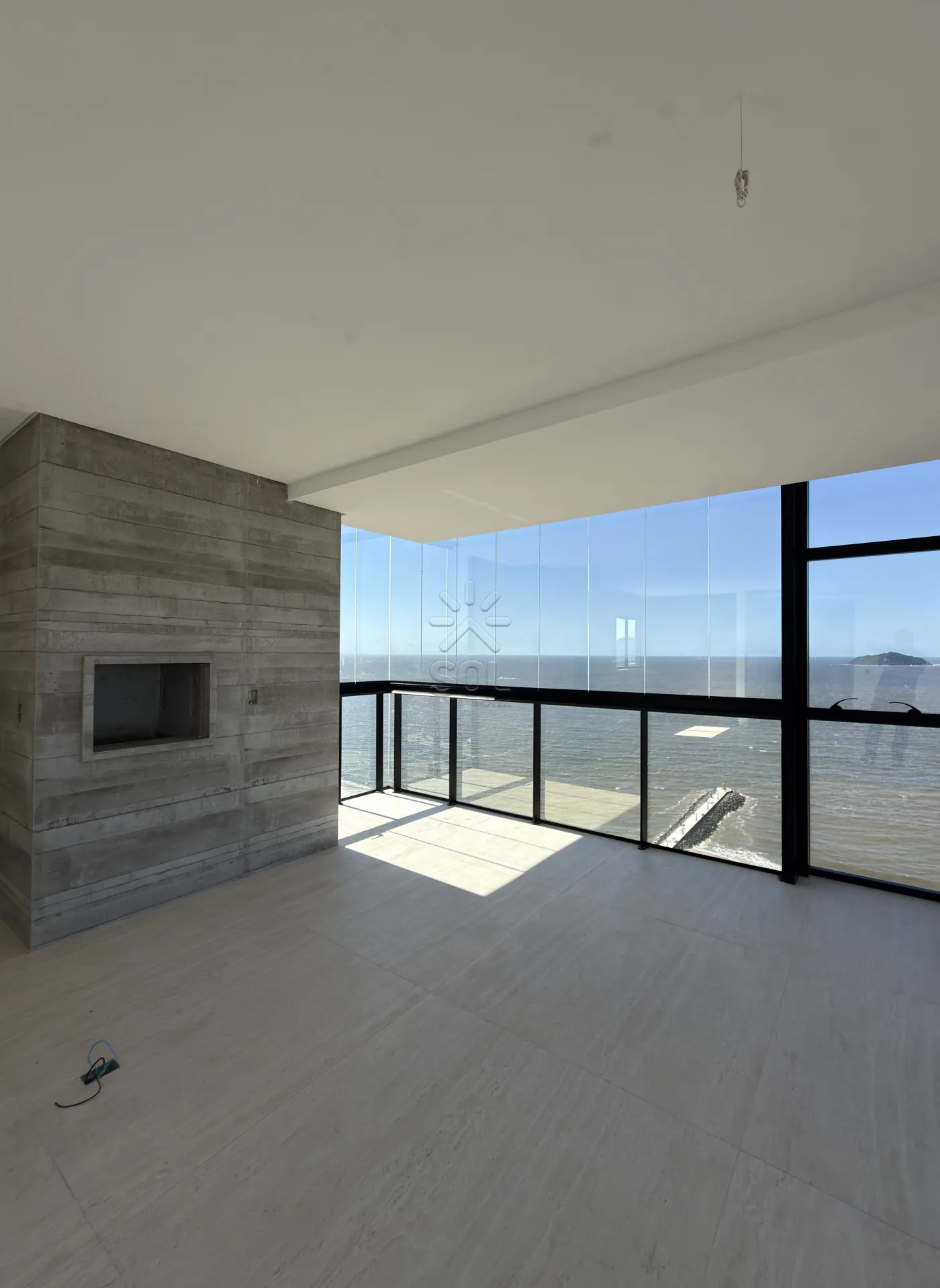 Apartamento de Alto Padrão no Unique Home Residence em Balneário Piçarras/SC - 200,70m² privativos | 4 suítes | 3 vagas de garagem | A 80 metros do mar