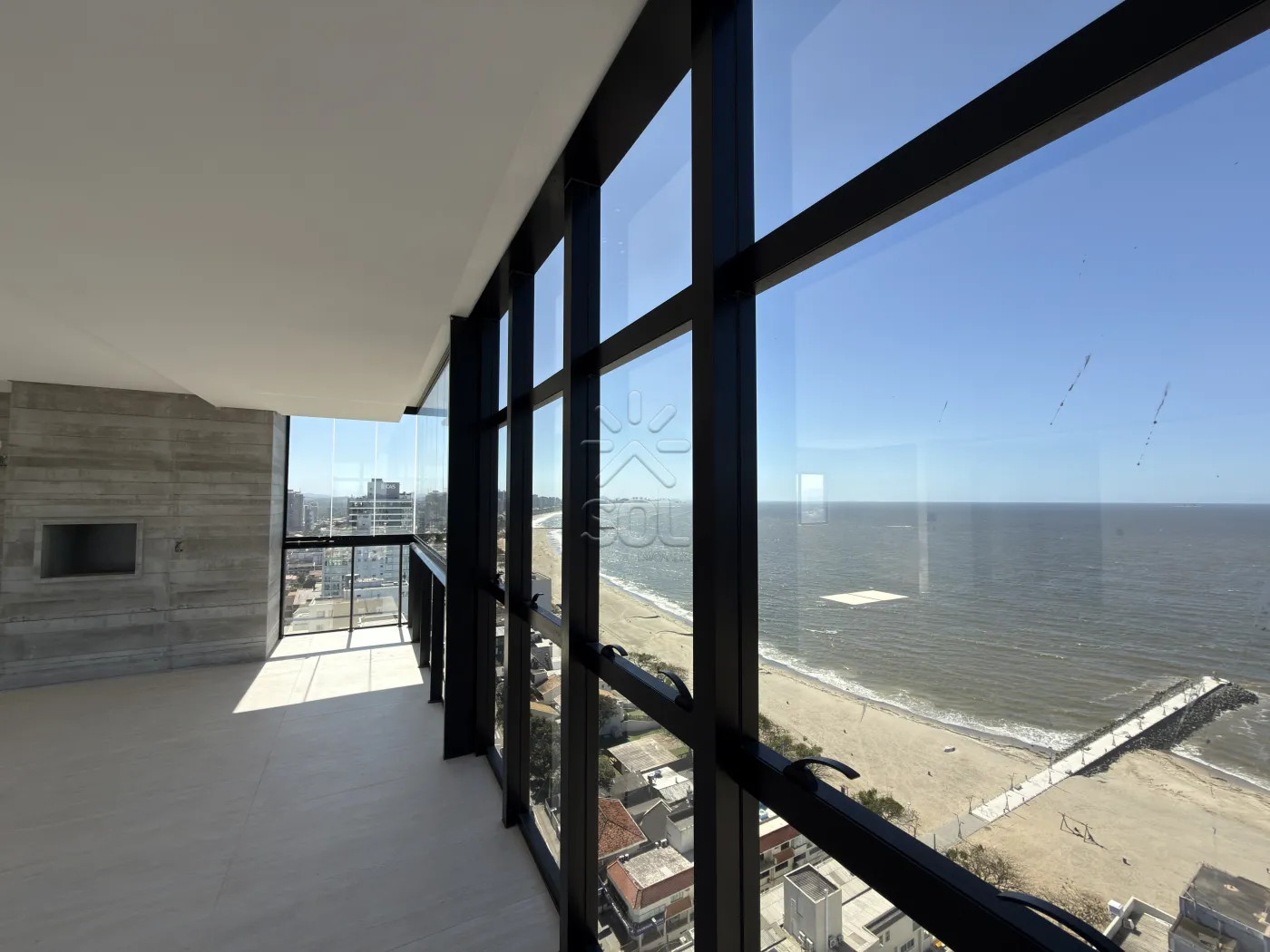 Apartamento de Alto Padrão no Unique Home Residence em Balneário Piçarras/SC - 200,70m² privativos | 4 suítes | 3 vagas de garagem | A 80 metros do mar