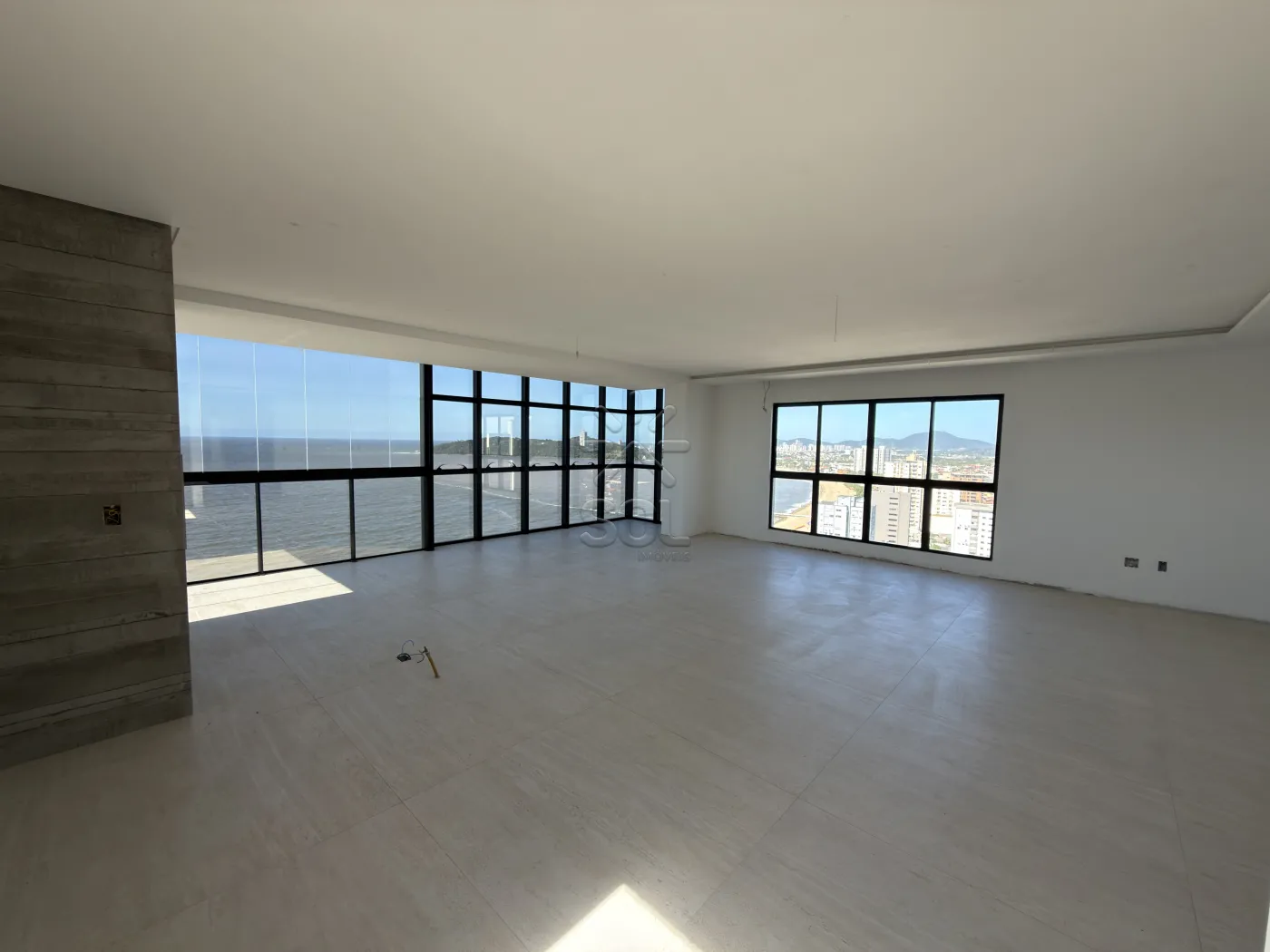 Apartamento de Alto Padrão no Unique Home Residence em Balneário Piçarras/SC - 200,70m² privativos | 4 suítes | 3 vagas de garagem | A 80 metros do mar