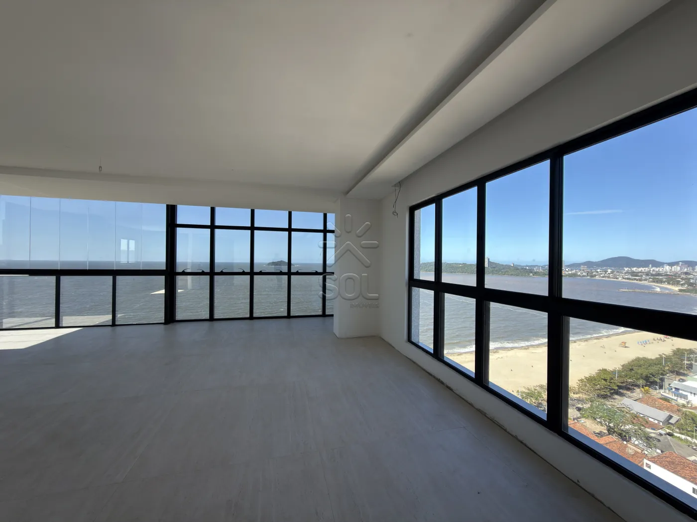 Apartamento de Alto Padrão no Unique Home Residence em Balneário Piçarras/SC - 200,70m² privativos | 4 suítes | 3 vagas de garagem | A 80 metros do mar