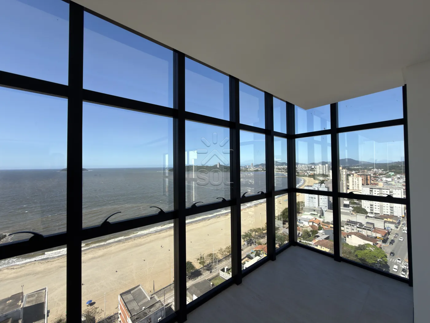 Apartamento de Alto Padrão no Unique Home Residence em Balneário Piçarras/SC - 200,70m² privativos | 4 suítes | 3 vagas de garagem | A 80 metros do mar