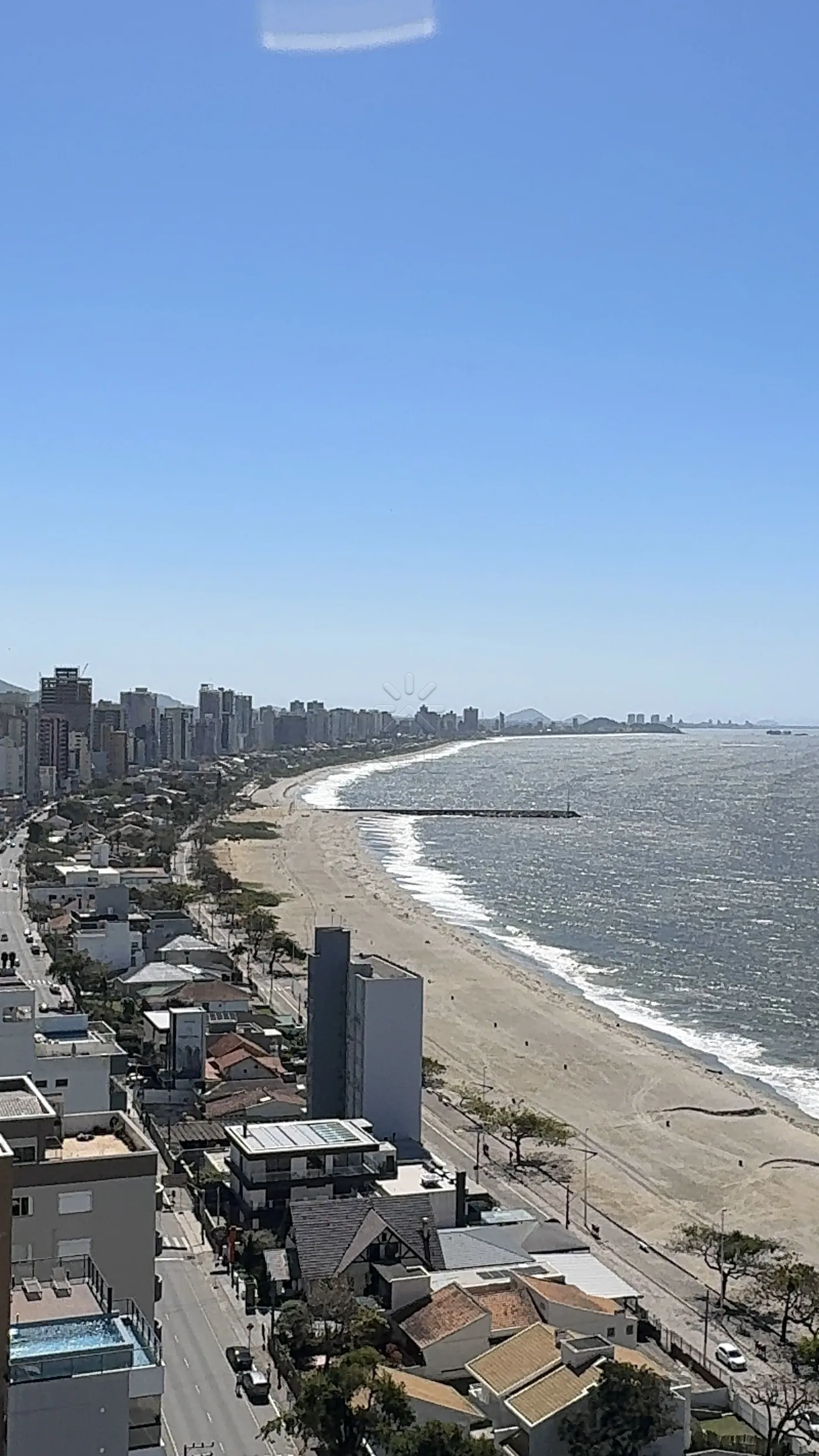 Apartamento de Alto Padrão no Unique Home Residence em Balneário Piçarras/SC - 200,70m² privativos | 4 suítes | 3 vagas de garagem | A 80 metros do mar