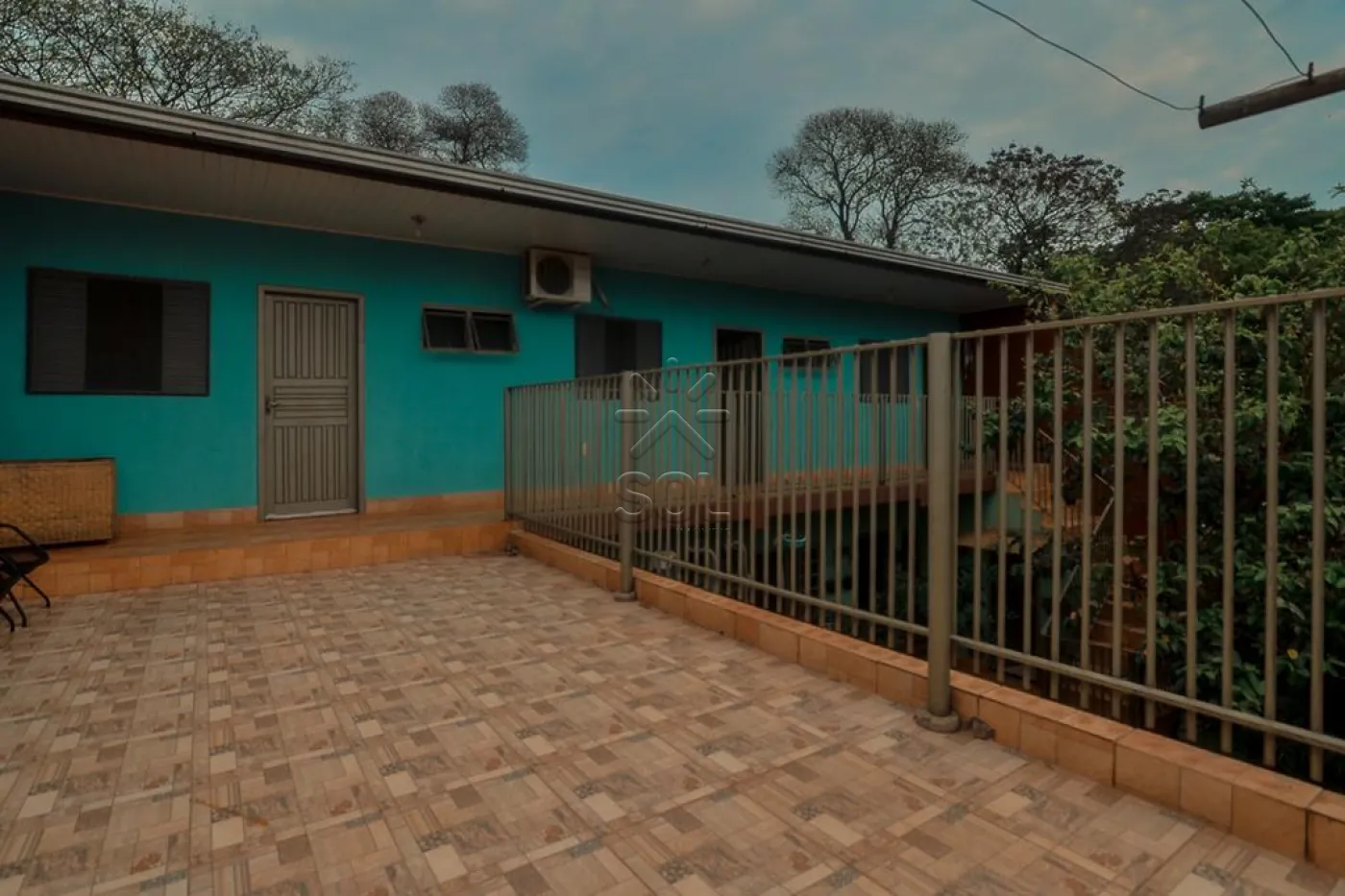 Casa com sobrado à venda no Jardim São Paulo em Foz do Iguaçu/PR - 180m² construídos em terreno de 371,84m²