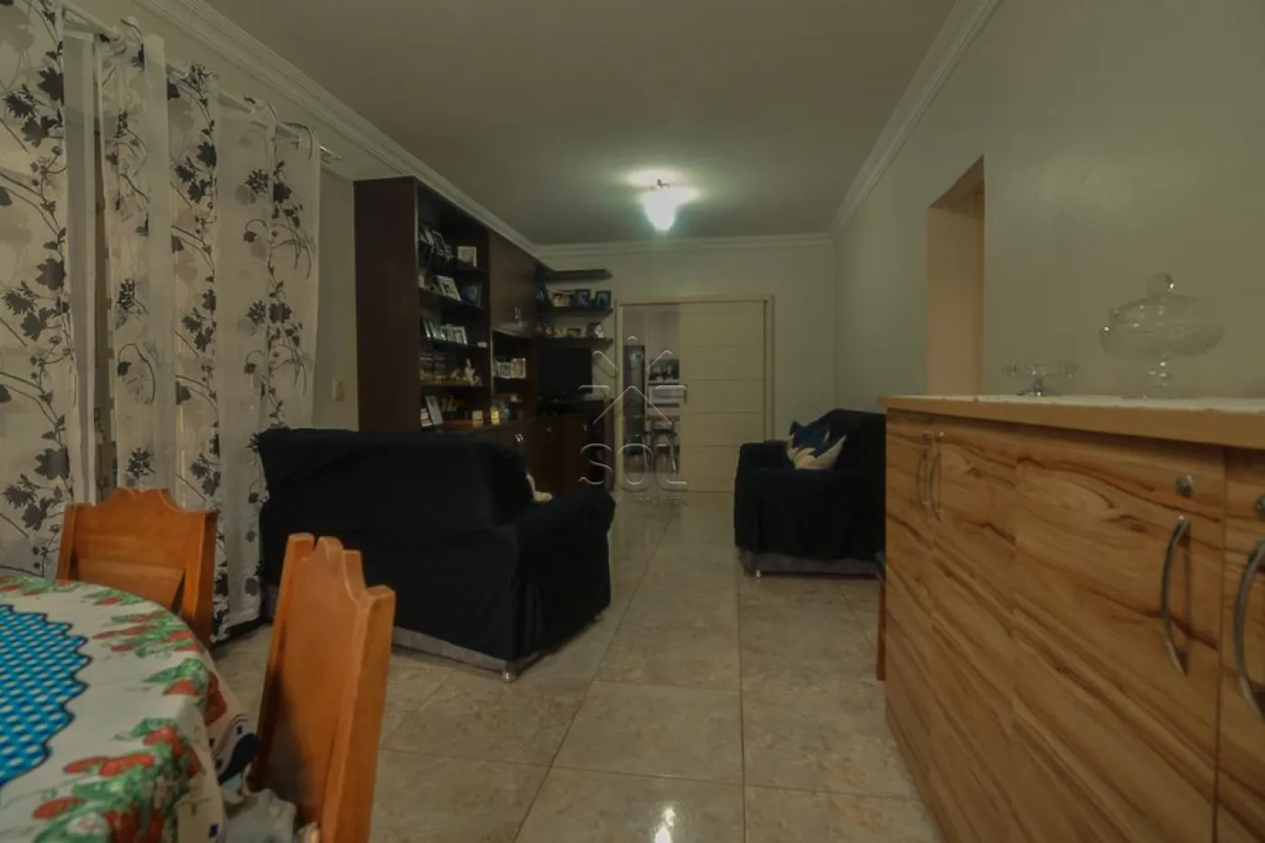 Casa com sobrado à venda no Jardim São Paulo em Foz do Iguaçu/PR - 180m² construídos em terreno de 371,84m²