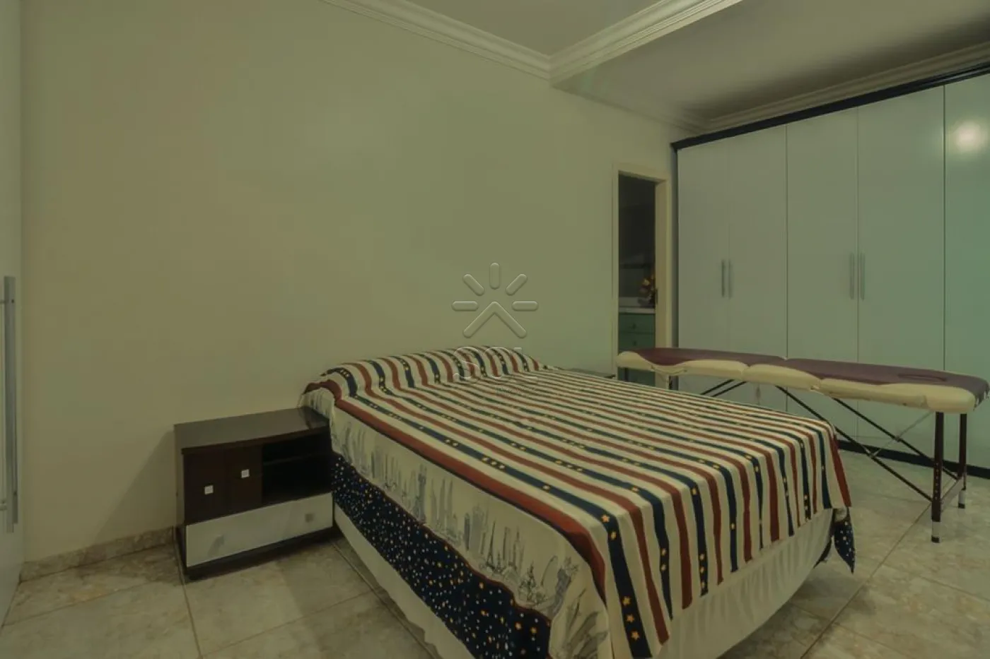 Casa com sobrado à venda no Jardim São Paulo em Foz do Iguaçu/PR - 180m² construídos em terreno de 371,84m²