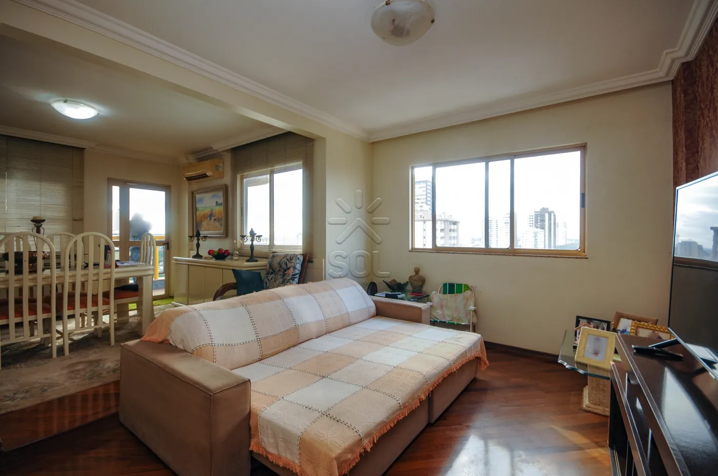 Apartamento amplo à venda no Edifício Rio Negro - Centro de Foz do Iguaçu