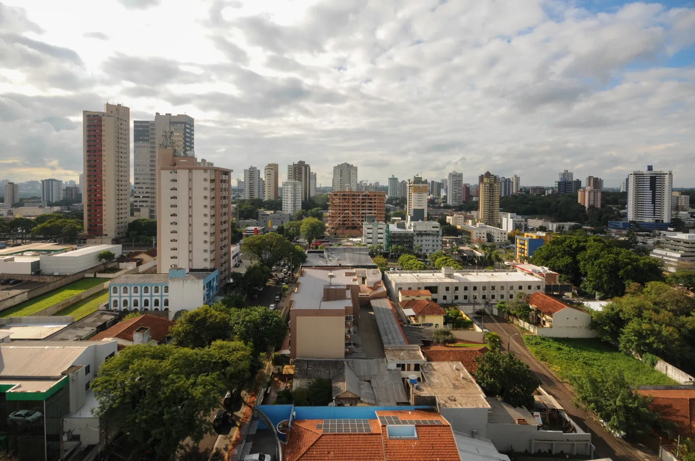 Apartamento amplo à venda no Edifício Rio Negro - Centro de Foz do Iguaçu