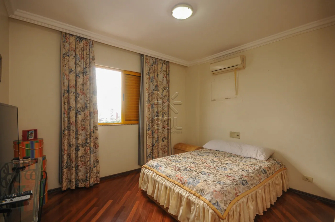 Apartamento amplo à venda no Edifício Rio Negro - Centro de Foz do Iguaçu