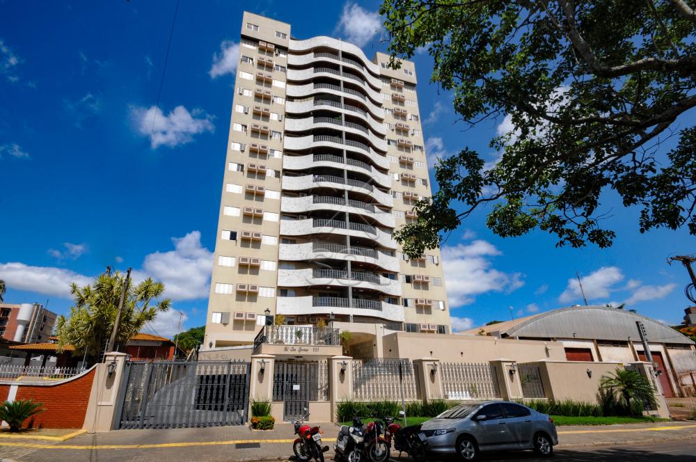 Apartamento amplo e semi-mobiliado à venda no Edifício San Ignácio - Centro de Foz do Iguaçu