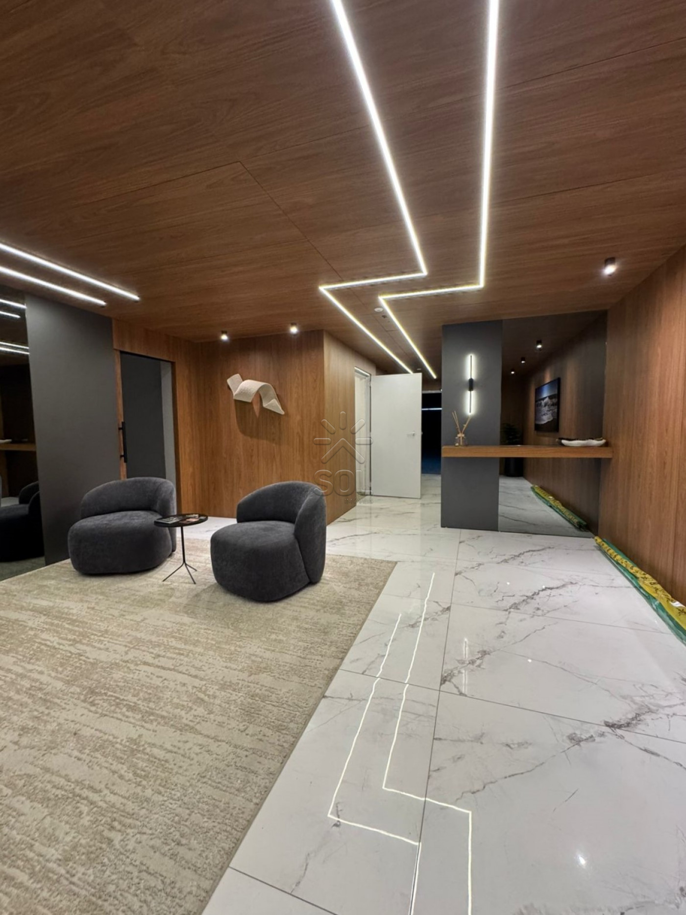 Apartamento mobiliado e de alto padrão à venda no Edifício Torre Del Mar - Centro de Penha/SC
